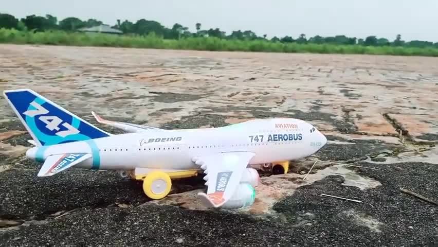 पताही एयरपोर्ट, मूज़फ्फरपुर से उड़ा पहला एरोप्लेन।
First flight from #patahi #airport #Muzaffarpur #delhi
धीरज भारद्वाज