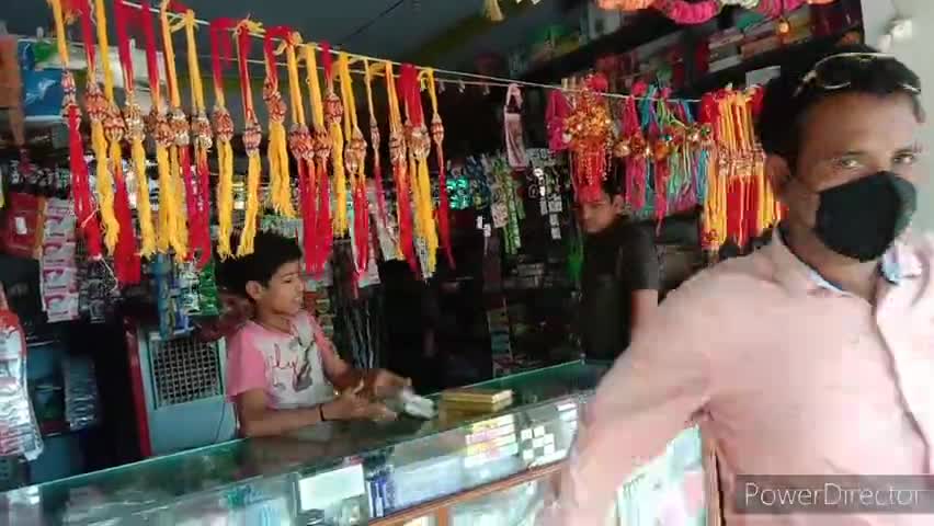 नवागढ़: इस बार देशी राखियों से सजेगी भाईयो की कलाई  #चीनी राखी गायब