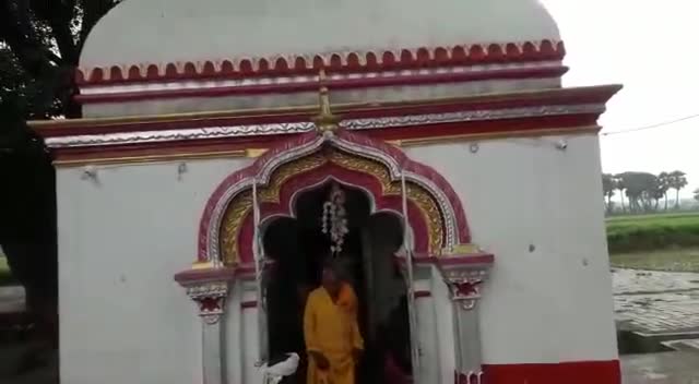 टिकारी: #टिकरी- ग्राम पंचायत महामना के सिव महादेव मंदिर में रामायण पाठ को विश्व कोरोना शांति हेतु कराया गया।