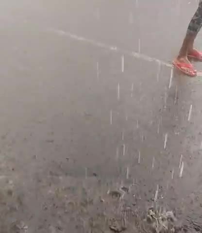 अशोक नगर: Ashok Nagar mai aaj Baris 140.6ho gai hh lagta hh Amai ki Caar girne lagi hh #fata fat news #
#arun Ashok Nagar