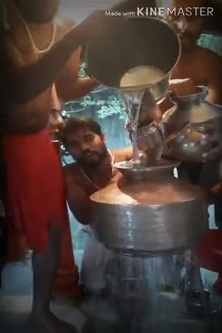 करौली: तीन दरवाजे बाहर स्थित शिवालय पर किया गया सहस्त्रधारा का आयोजन
#रक्षाबंधन #सावन_मास