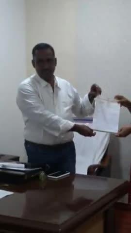 चतरा: पिपरवार महिला कांग्रेस की प्रदेश अध्यक्ष ने स्वास्थ्य मंत्री को सौंपा मांग पत्र #स्वास्थ्य_मंत्री