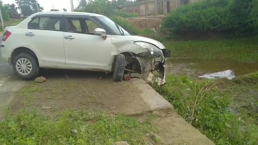 रमकंडा: अनियंत्रित हुई "कार"बाल बाल बचे का सवार
#दुर्घटनाग्रस्त