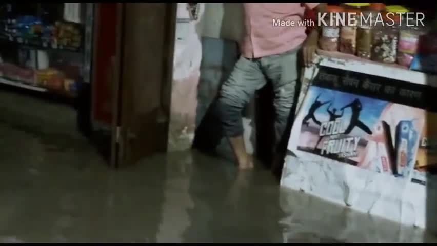 थाना ठाकुरगंज क्षेत्र के सरफराजगंज में बारिश के बाद मोहल्ले में हुआ जलभराव, लोगों को हुई परेशानी #जलजमाव #जनसमस्या