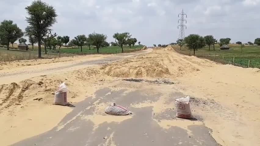 रतनगढ़: रतनगढ़-सालासर सड़क निर्माण कार्य से उजड़ेंगे 3 गांवों के दर्जनों आशियानें, जिम्मेदारों ने नहीं दिया ध्यान #अनदेखी