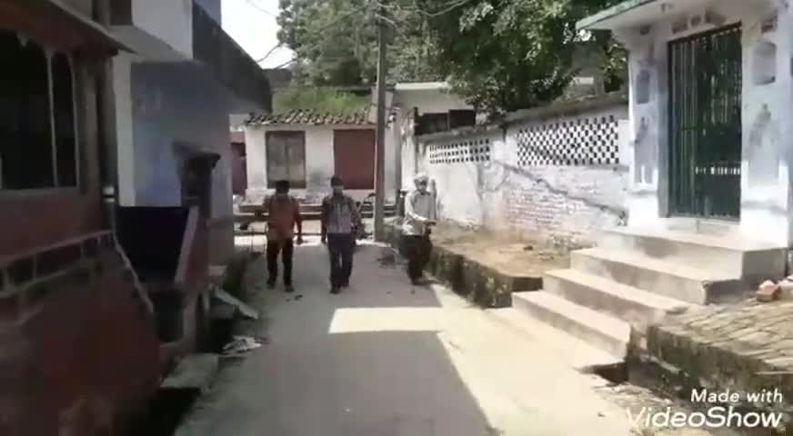 सिरौली गौसपुर: सपा के अल्पसंख्यक सभा के जिला अध्यक्ष इंतखाब आलम नोमानी ने किंतूर गांव में कराया सैनिटाइजेशन #सपा #सैनिटाइजेशन
