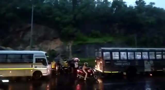 ज्ञानपुर: #Mubai me ho rahe barish