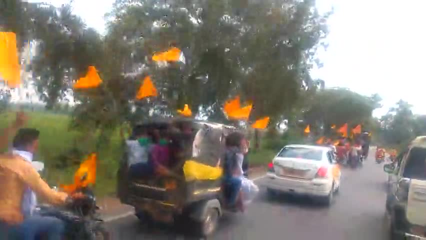 बिक्रम: सैदाबाद चौक से निकाला गया झांकी, सभी लोग अपने हाथों में पताका लहराते हुए श्री राम का नारा लगा रहे थे#रत्नेश कुमार