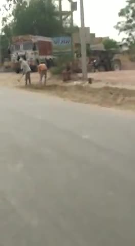 घड़साना: ग्राम पंचायत 3STR में सड़क मरम्मत का कार्य हुआ शुरू, वाहन चालकोे को आवागमन में होगी सुविधा #जनसुविधा