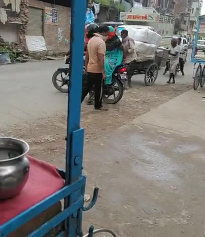 शाहगंज: नगर पालिका द्वारा शाहगंज में किया जा रहा है सैनिटाइजर
#news
#newsindia
#shahganj
#jaunpurnews#up