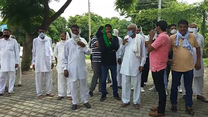 करनाल: पुलिस द्वारा थर्ड डिग्री टॉर्चर करने की शिकायत को लेकर आईजी से मिलने पहुंचा पीड़ित #आईजी