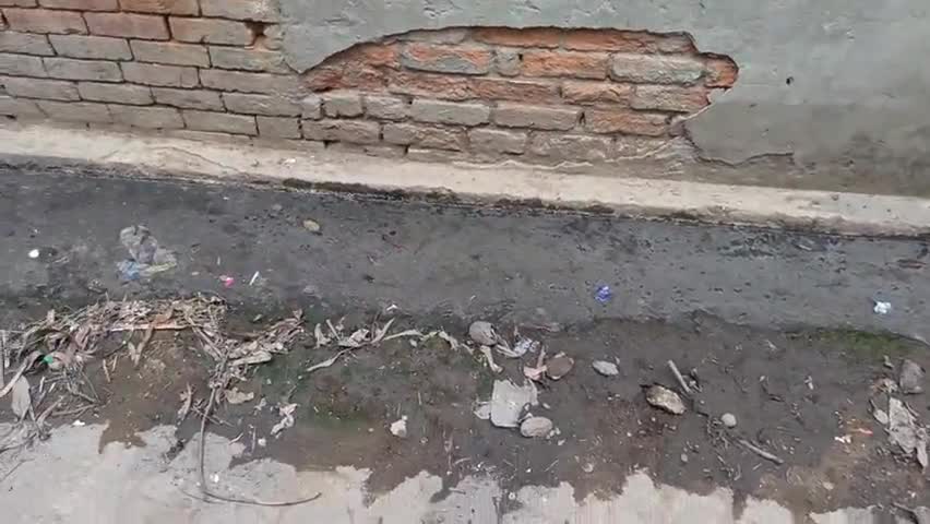 हसनपुर: #ईदगाह रोड 
कहां है नेता लोग जिन्हें ये दिखाई नहीं देता