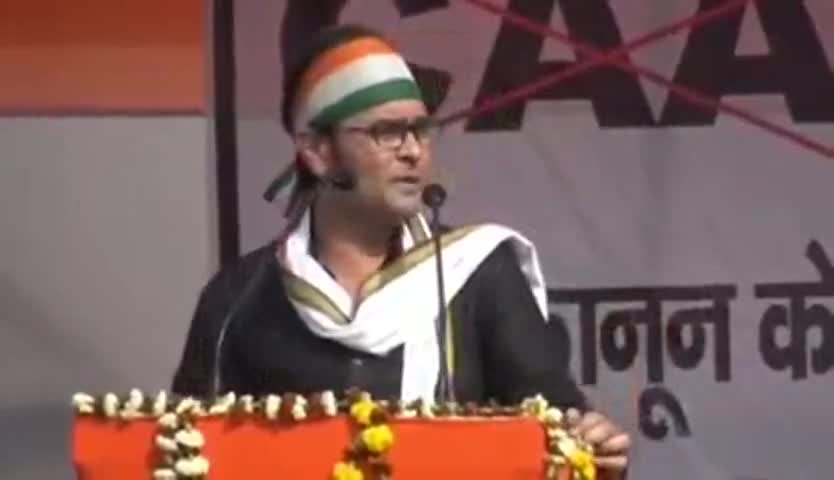 #अलविदा #राहत_इन्दौरी साहब।
आपकी शायरी के चंद शब्द आपको समर्पित करते हुए #खेराजेअकीदत पेश करता हूं। #RIP﻿