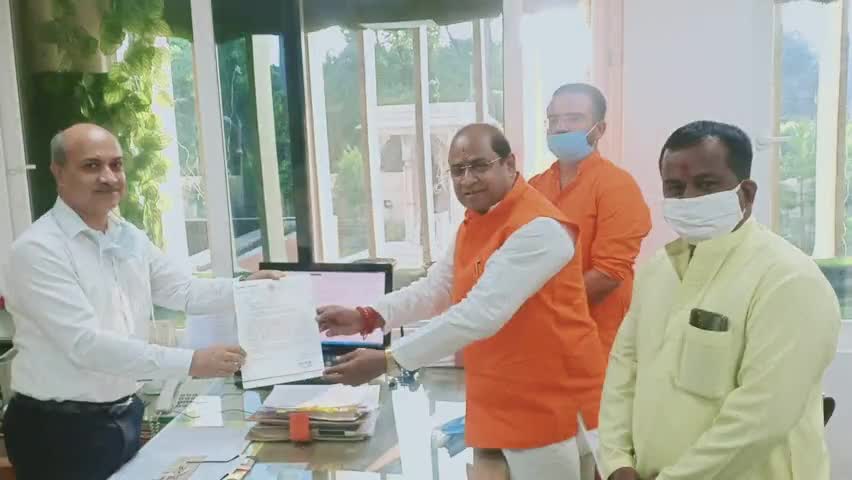 कानपुर: #काकादेव विधायक सुरेंद्र मैथानी ने प्रमुख सचिव को पत्र सौंपकर नमक फैक्ट्री सड़क का निर्माण कराने का किया आग्रह