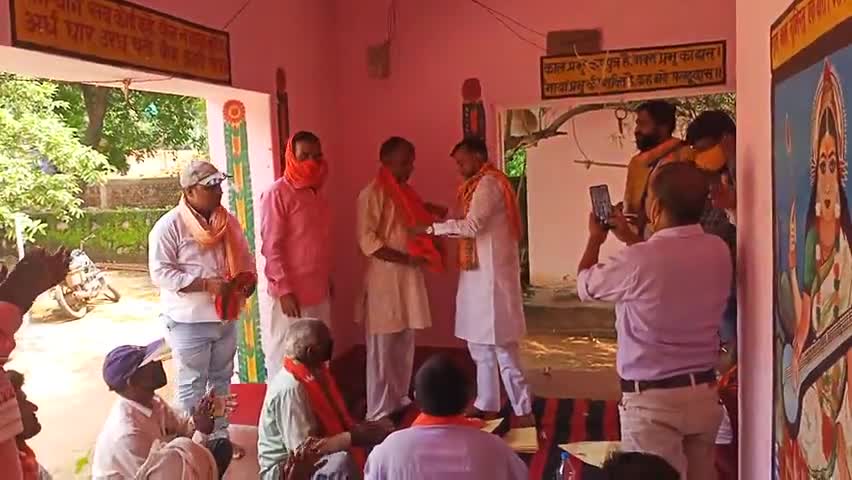 दुधि: #बभनी भाजपा मंडल प्रभारी दीपक गोड़ ने पूर्व में रहे मण्डल अध्यक्षो को किए #सम्मानित।
देखे बभनी से उमेश कुमार की रिपोर्ट।