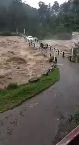पिथौरागढ़: पिथौरागढ़ में जायदा बारिश होने से नदी का जलस्तरबढ़ने लगा है# उत्तराखंड#पिथौरागढ़