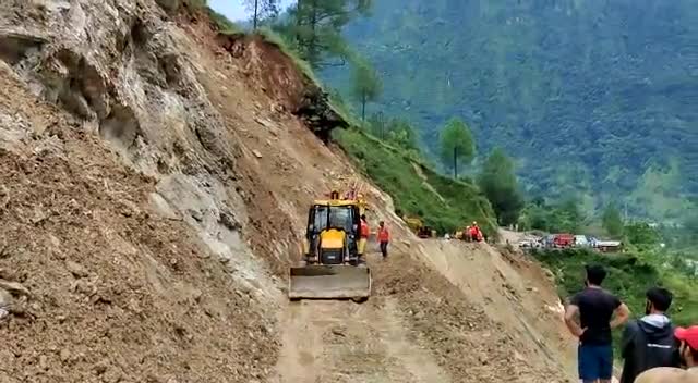 मुनस्यारी: थल से मुनस्यारी को जाने वाली सड़क के हाल कुछ इस प्रकार से है
#मुवानी
#थल