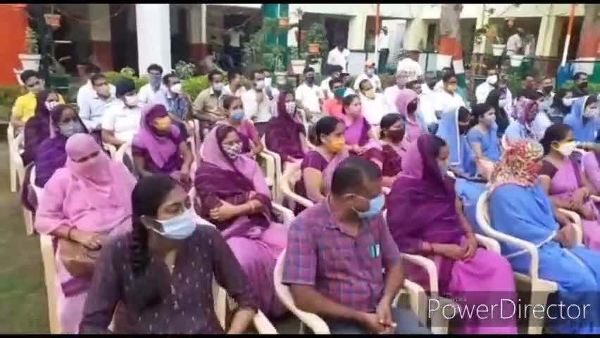 शिवगंज: अगस्त क्रांति सप्ताह के अंतर्गत नगर पालिका परिसर में कोरोना वॉरियर्स कर्मियों को किया गया सम्मानित #कोरोना_वॉरियर्स