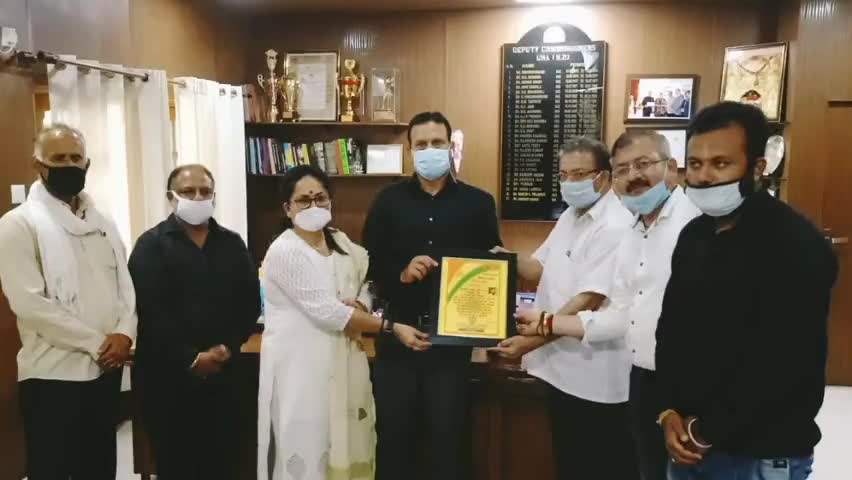 ऊना: जिले में क्राइम कंट्रोल रिसर्च ऑर्गेनाइजेशन के द्वारा कोरोना योद्धा DC, SHO व एसपी को किया गया सम्मानित #कोरोना_वॉरियर्स