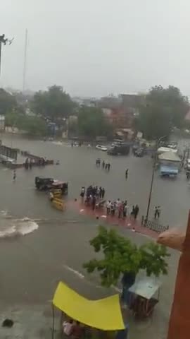 जयपुर: #rain #rainyday राजधानी जयपुर में भारी बारिश परकोटा सहित काफी जगहों पर बाढ़ जैसे हालात #news18rajasthan #weather