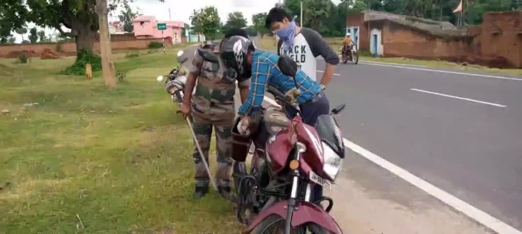 नाला: नाला आसनसोल मुख्य मार्ग पर पेटुवासोल गांव के समीप पुलिस ने चलाया वाहन जांच अभियान, जांचे गए कागजात #चेकिंग_अभियान