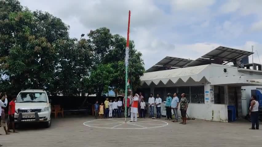 आप सभी को #स्वाधीनता दिवस की 74वीं वर्षगांठ पर हार्दिक बधाई एवं शुभकामनाएँ !