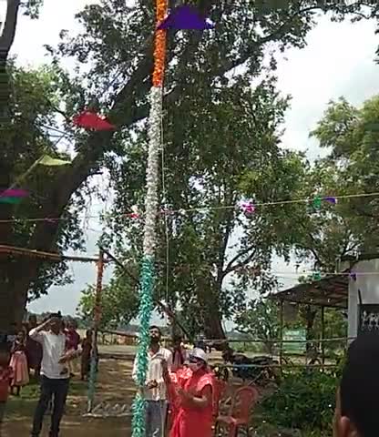 गोड्डा: पथरा चौक गोड्डा में झंडा तोलन 
#Munna Godda