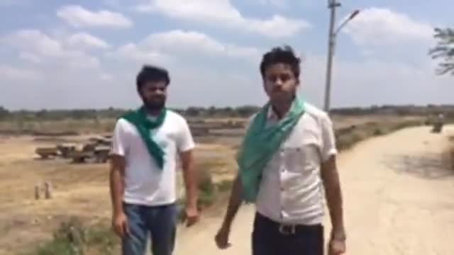 तमिलनाड में सूखे से प्रभावित इलाकों की यात्रा के दौरान
Tamil Nadu Drought Yatra: April 2017

#Drought #Farmer