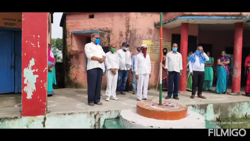 मधेपुरा: #बसंती_म_वि_तमौट_परसा में 15 अगस्त के अवसर पर #सोशल_डिस्टेंसिंग का पालन करते हुए झंडोत्तोलन किया गया ।सबों को बधाई🇮🇳
