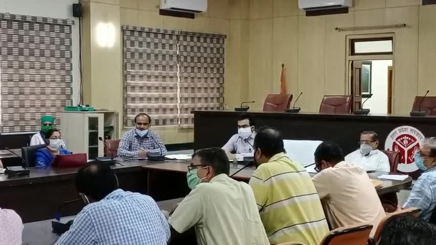 प्रयागराज: संगम सभागार में सीडीओ ने बुलाई उद्योग बंधुओं की बैठक, लम्बित समस्याओं के निस्तारण को लेकर दिए गए निर्देश #cdo