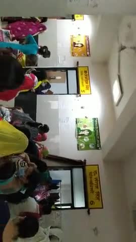 बलिया: बलिया महिला अस्पताल में Social Distancing का पालन नही हो रहा है कोई भी नियम का पालन नही कर रहे है #balliapolice#ballia