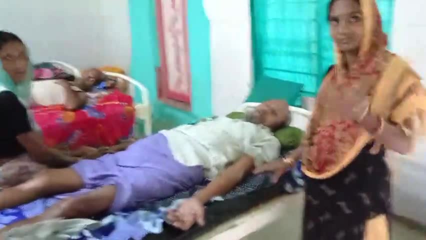 मेहरमा: सामुदायिक स्वास्थ्य केंद्र पर 8 महिलाओं और पुरुषों का हुआ बंध्याकरण #नसबंदी