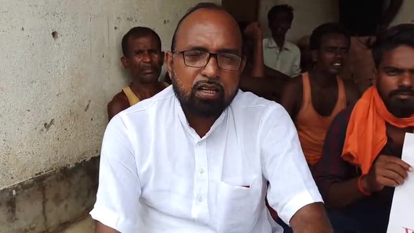 गावां: पूर्व विधायक राजकुमार यादव ने की खेसनरो गांव में डायन के आरोप में हुई महिला की हत्या की निंदा #निंदा