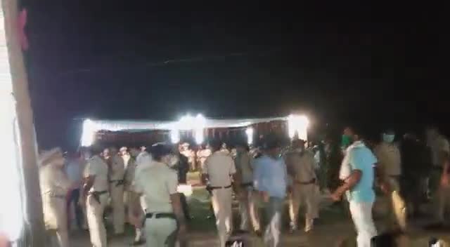 करपी: अरवल से सैकड़ों की संख्या में लोग शहीद सूरज के अंतिम यात्रा में पहुंचे दर्शन के लिए#शहादत#सूरज#