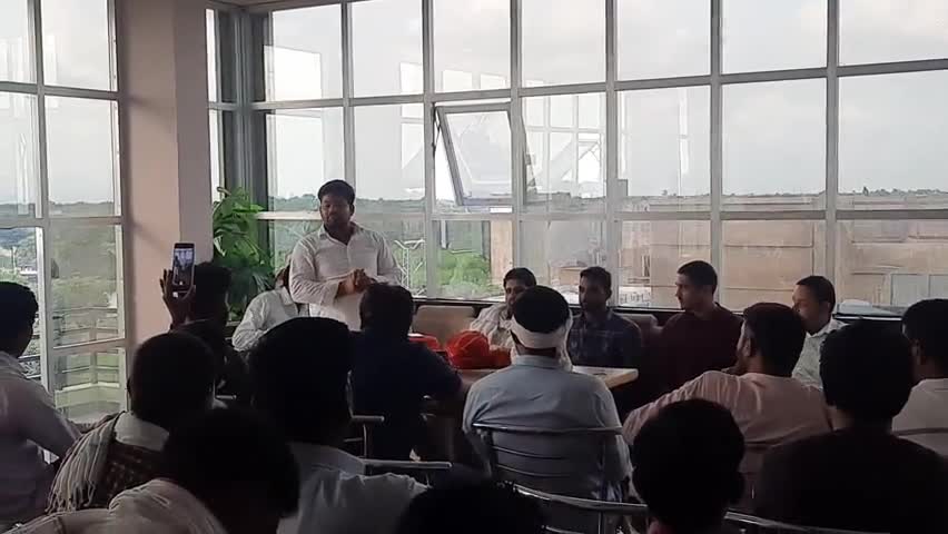 श्रीमाधोपुर: #कटारिया  को  प्रदेश महासचिव बनने पर माला व साफा पहनाकर स्वागत किया गया﻿@