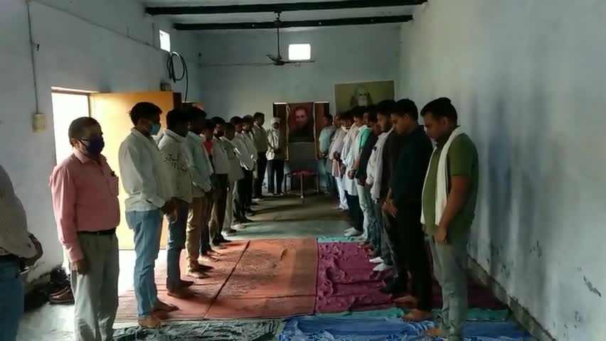 भाजपा प्रवक्ता #संबित_पात्रा_दोषी_है 
राजीव त्यागी की #मौत_का।
#त्यागी_समाज_धौलपुर।