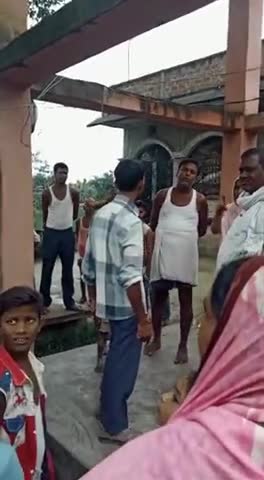 बोचहां: ﻿@#बोचहाँ प्रखंड के मझौली पंचायत वार्ड नंबर 13 में नल जल का पानी के लिए वार्ड के लोगों ने किया हंगामा‌ । 

#