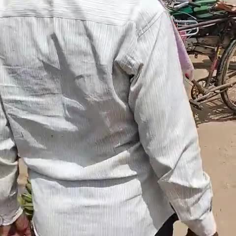 संदेश: संदेश बाजार में सोशल डिस्टेंसिंग का नहीं हो रहा है पालन, बेफिक्र होकर घूम रहे हैं लोग #उल्लंघन