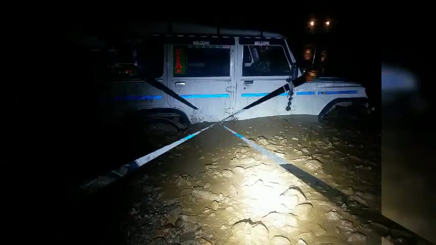 रुद्रप्रयाग: जनपद में मलबा आने से बाल-बाल बची 5 लोगों की जान, डीडीआरएफ ने समय पर पहुंच किया रेस्क्यू #रेस्क्यू