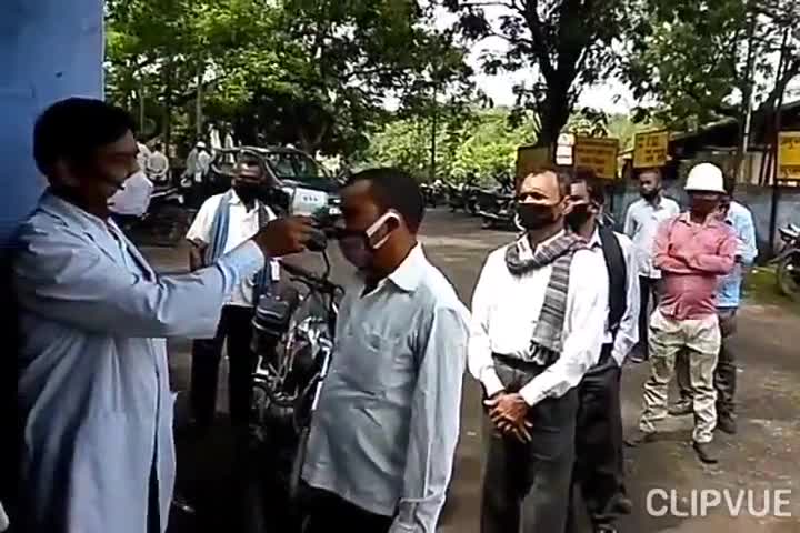 बेरमो: गोविंदपुर परियोजना में थर्मल स्क्रीनिंग के जरिए की जा रही है कामगारों के स्वास्थ्य की जांच #सीसीएल #कोरोना