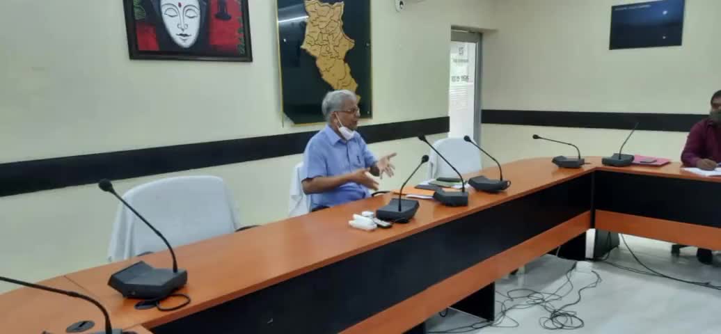 गढ़वा: गढ़वा जिला समाहरणालय में स्वच्छ भारत मिशन के तहत डीडीसी ने की बैठक #डीडीसी #बैठक