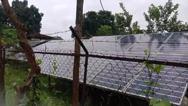 ओडगी: कोल्हुआ में अकाशीय बिजली से खराब सोलर पावर प्लांट को किया गया ठीक #सोलर_प्लांट #आकाशीय_बिजली