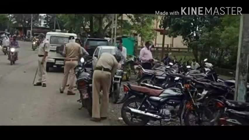 सिलवानी: सिलवानी नगर में बिना मास्क लगाने वालों के ऊपर पुलिस द्वारा की गई चालानी कार्रवाई #पुलिस #सख्ती