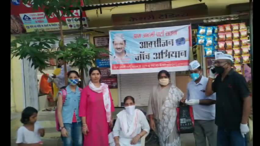 आम आदमी पार्टी ने प्रेम विहार कॉलोनी में मेडिकल कैंप लगाकर लोगों का ऑक्सीजन लेबल व पल्स रेट किया चेक #आप #मेडिकल_कैंप