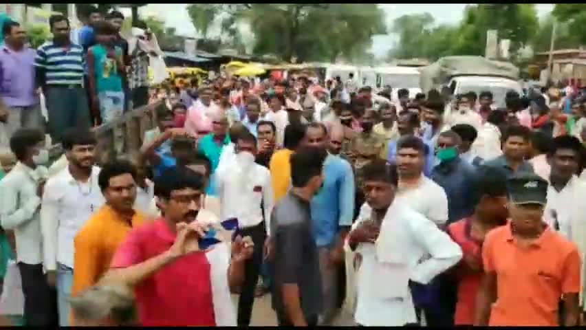 अमरपाटन: अमरपाटन में सैकड़ों किसानों ने किया चक्काजाम, यूरिया न मिलने की वजह से हुआ हंगामा #चक्काजाम #हंगामा