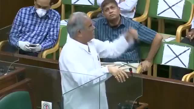 2003 में छत्तीसगढ़ में 400 करोड़ का  #सरप्लस फण्ड थाजो भाजपा के 15 सालके शासन मे 2018 तक 40000 करोड़ के #ऋण तक पहुंच गया