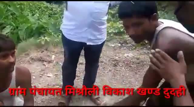 तमकुही राज: सत्ता के नशे में मदहोश मिश्रौली के प्रधान पति को नही मालूम न्यायालय और कानून का मतलब , #दबंगई#gundai