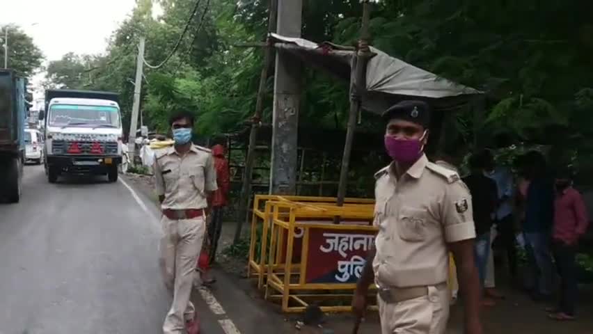 मखदुमपुर: लॉकडाउन के दौरान मखदुमपुर पुलिस ने थाने के समीप चलाया मास्क एवं वाहन चेकिंग अभियान, वसूला ₹5,350 जुर्माना #चेकिंग_अभियान