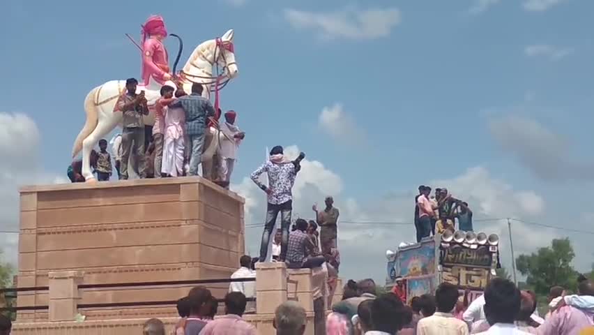 नागौर: रूण- गांव इंदोकली में तेजा दशमी के मौके पर की गई विशाल तेजाजी की घोड़ी (लीलण) की स्थापना 
#news #ganv ki