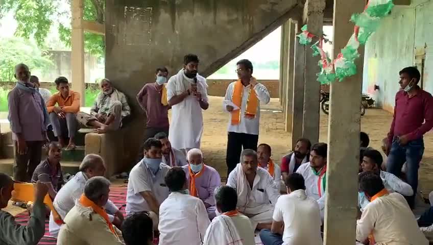 आज बल्देव विधानसभा के गाँव पटलोनी में बुजुर्गों के आशीर्वाद से सभा में बोलने का मौका मिला 
#प्रवीन ठाकुर जय काँग्रेस 🙏